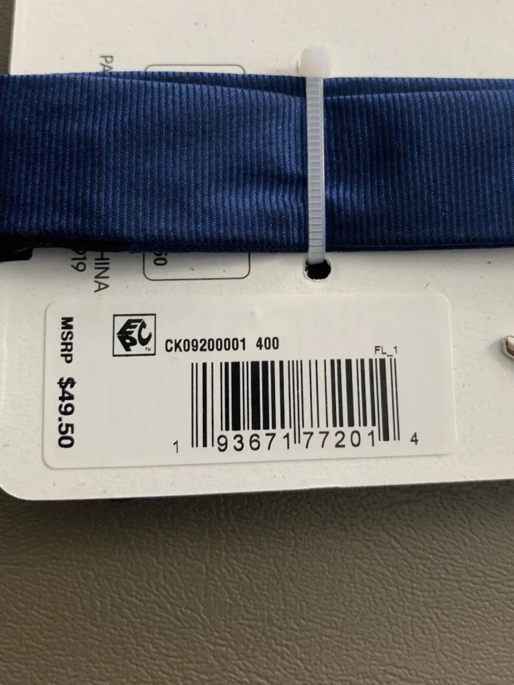 Calvin Klein Men's Unison Solid Self-Tie Bow Tie, Navy Blue, One Size